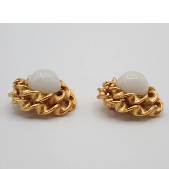 CHANEL CC Logo Imitation Pearl Round Button Earrings 94P Clip-On GHW 67RF630